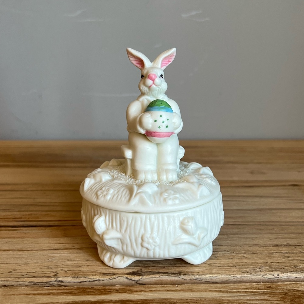 Porcelain Footed Lidded Trinket Box With Bunny On Lid